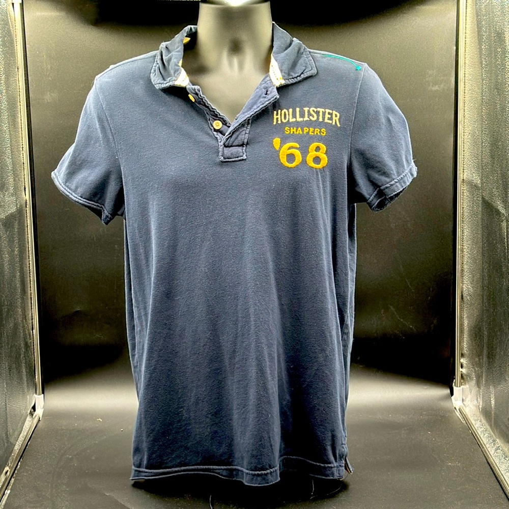 Hollister slim fit polo shirt. Size L. Slim. Mens. Navy. Excellent condition!!